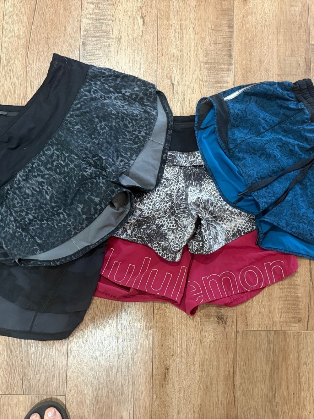 Lululemon BUNDLE Shorts size 4 inseam 4”